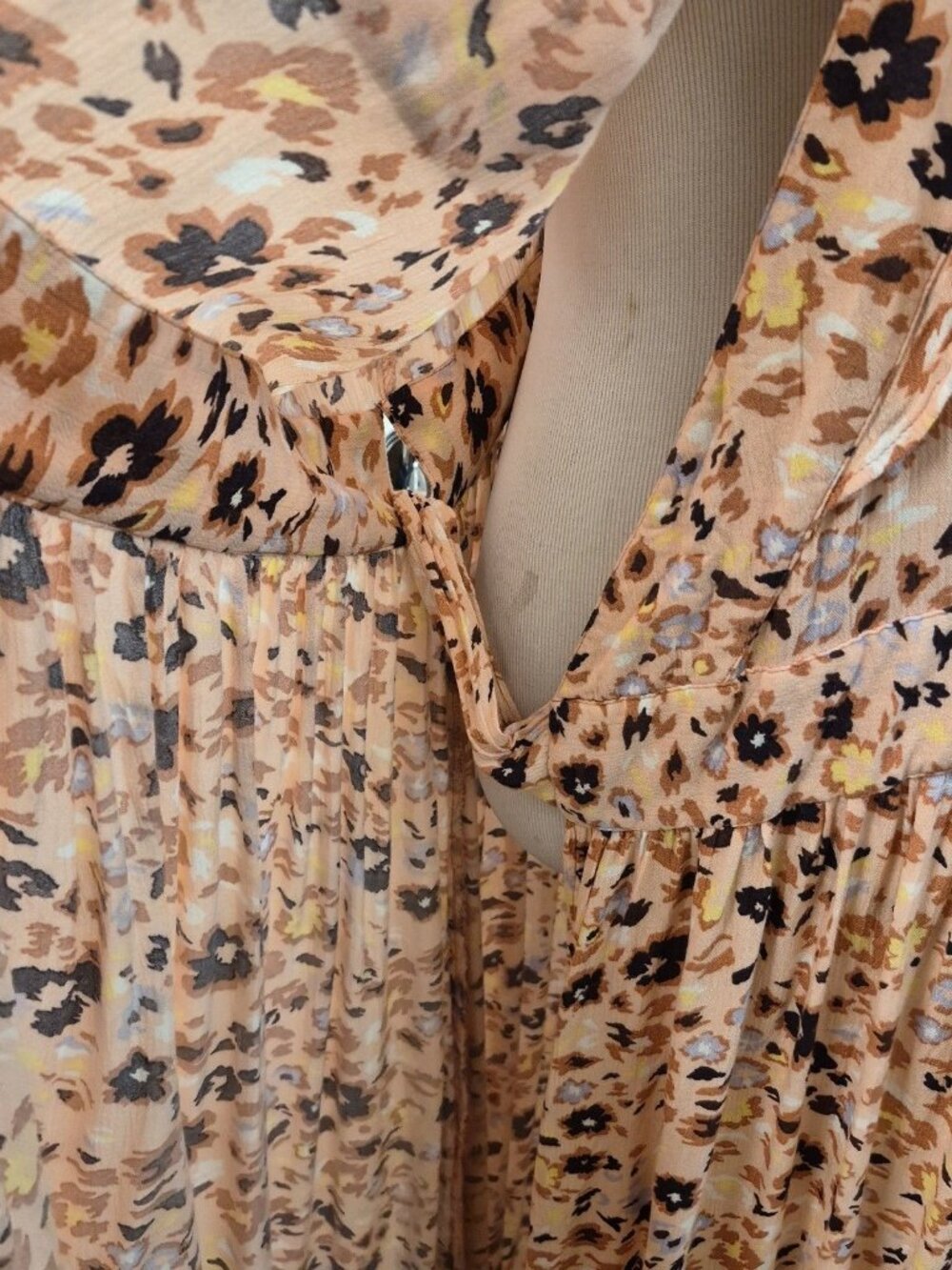 Sofia by Sofia Vergara Peach Floral Maxi Dress - Picture 3 of 10